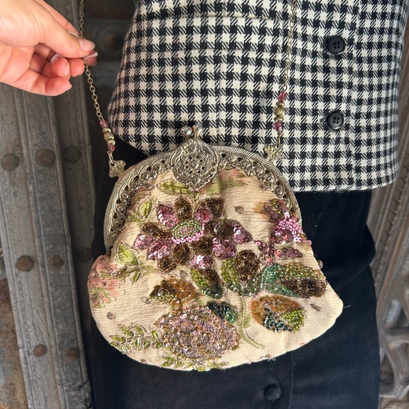 Vintage Victorian style clutch purse - Picture 5 of 5